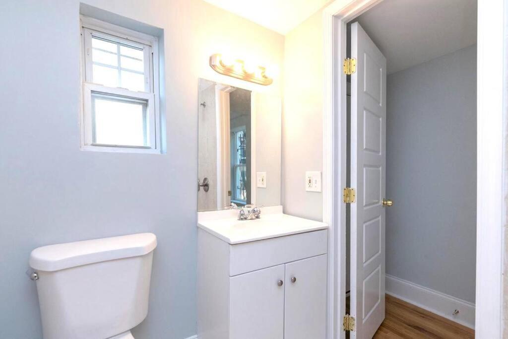 Entire House King Bed Near Downtown Free Parking * Baltimore