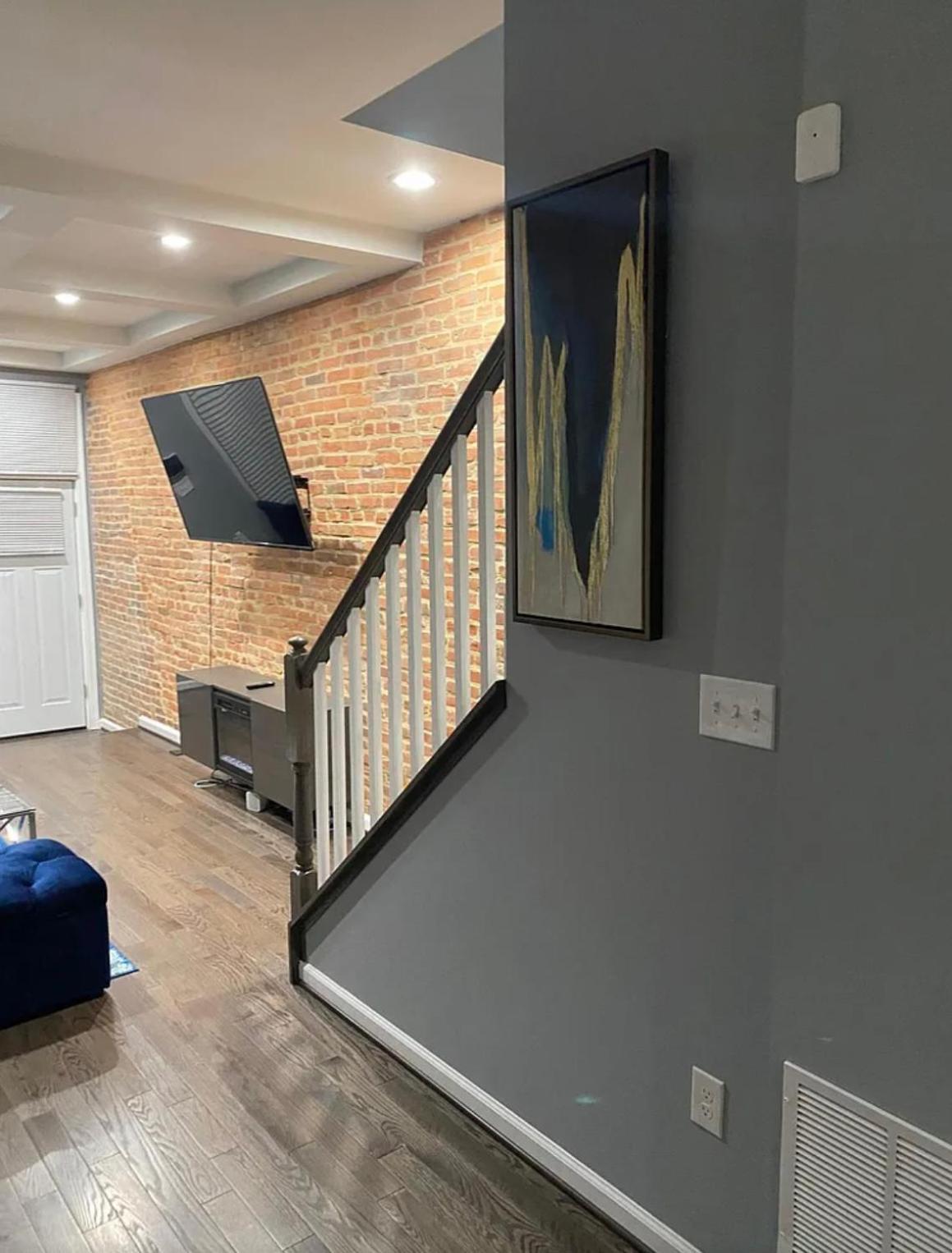 Downtown Upper Canton 3 Bdrm 3 Bath With Rooftop And Parking Pad Guest house