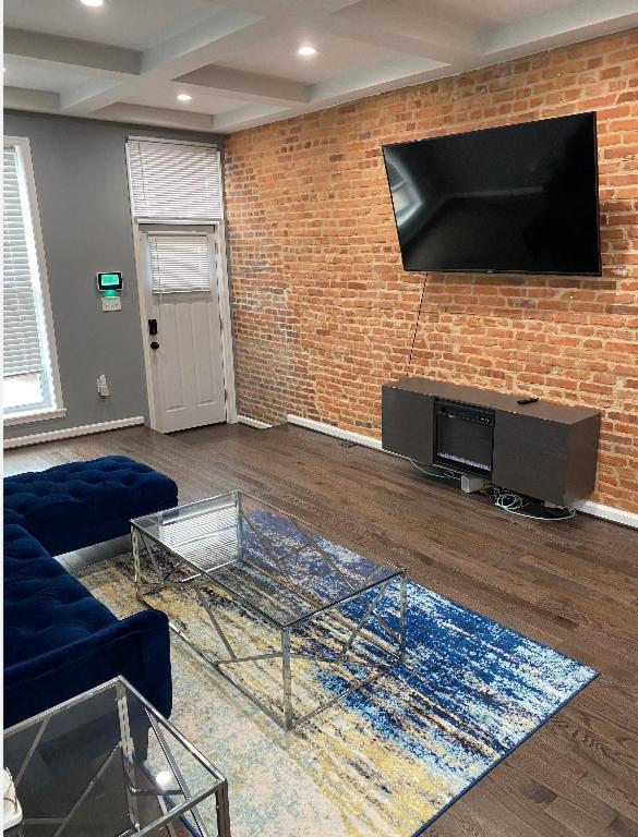Downtown Upper Canton 3 Bdrm 3 Bath With Rooftop And Parking Pad * Baltimore