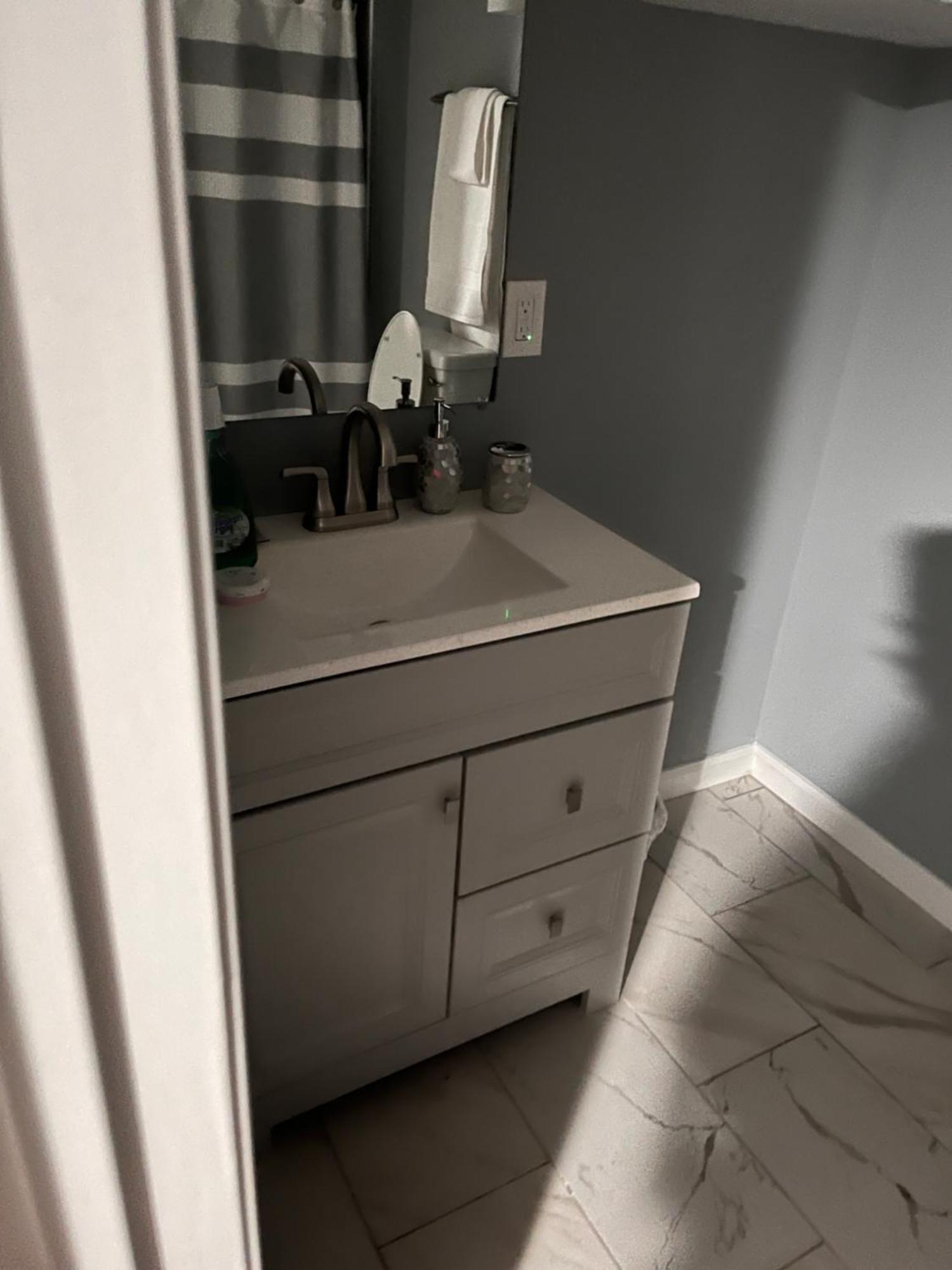 Downtown Upper Canton 3 Bdrm 3 Bath With Rooftop And Parking Pad Guest house Baltimore