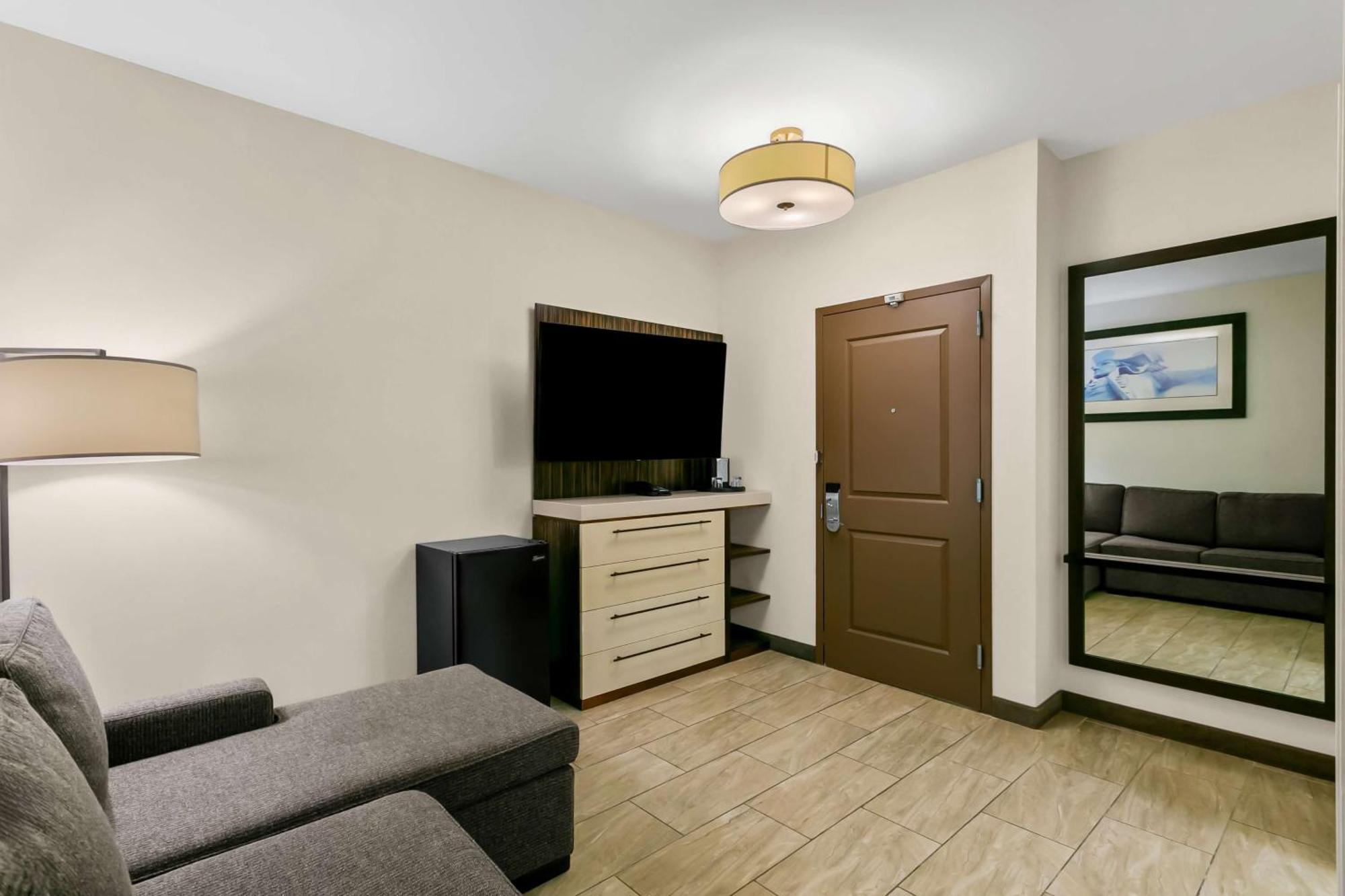 Sonesta Inner Harbor 4*