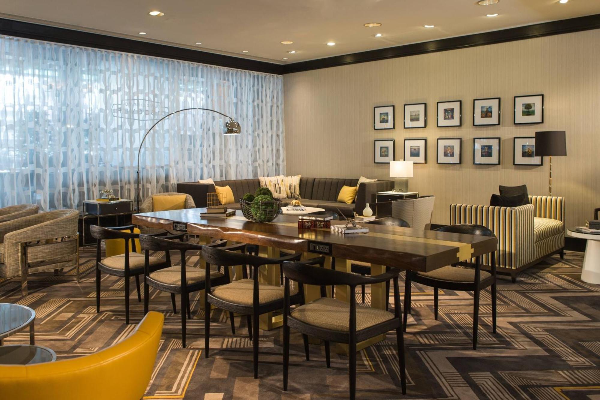 Hotel Renaissance Harborplace 4*