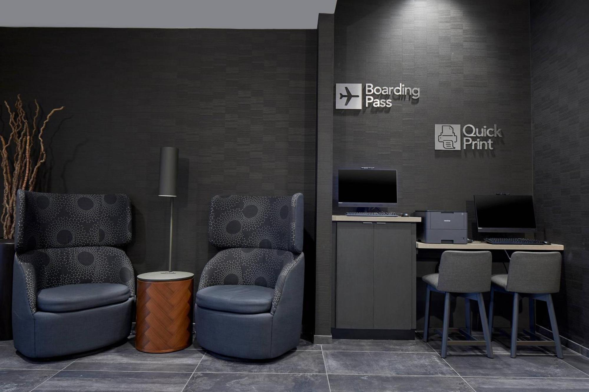 Courtyard Downtown/mchenry Row 3*