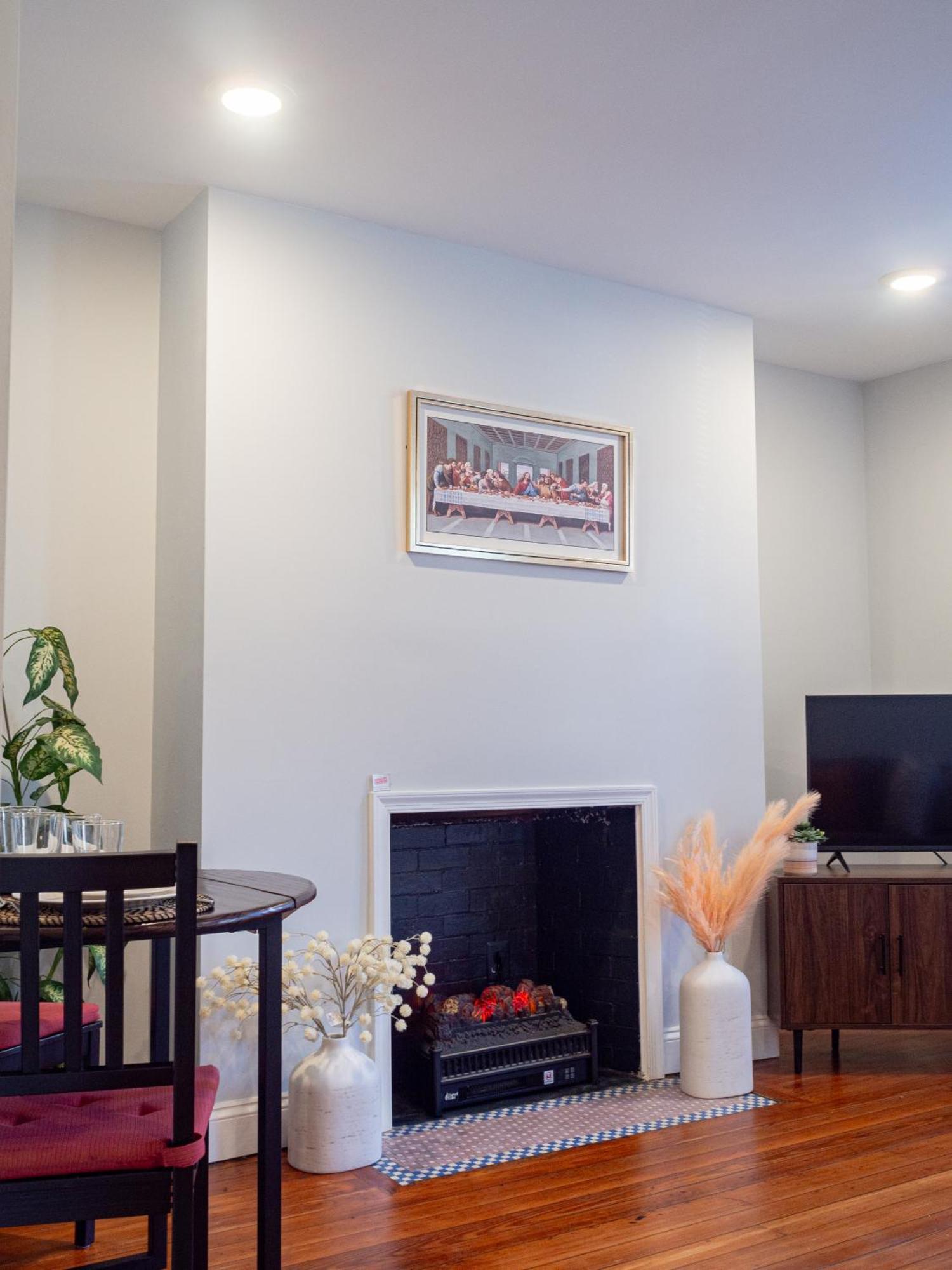 Historic Townhouse - Heart Of Little Italy Baltimore