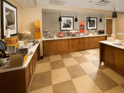 Hotel Hampton & Baltimore/woodlawn