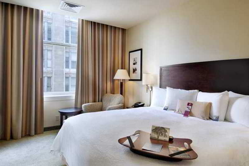 Hotel Hampton & Inner Harbor 3*