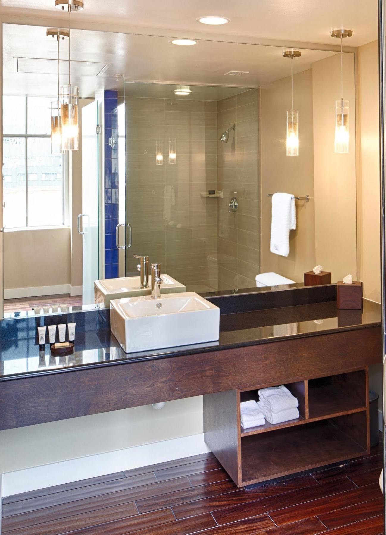 Rl Inner Harbor Hotel 3*