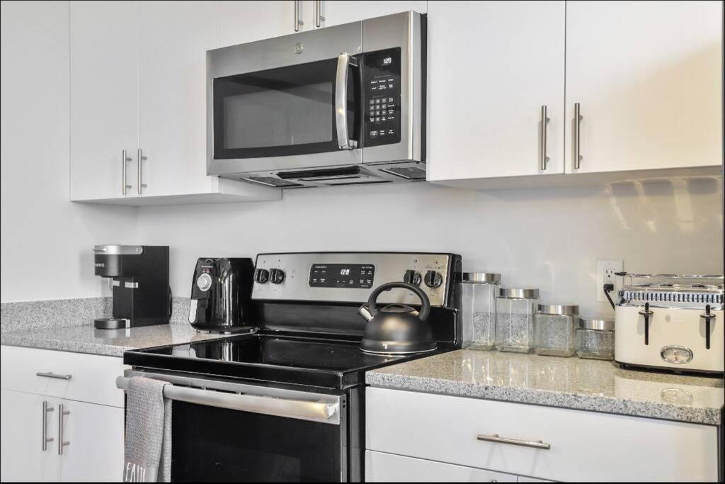 Lux Penthouse Skyline, Views Gym , Free Parking & Wifi Apartment Baltimore