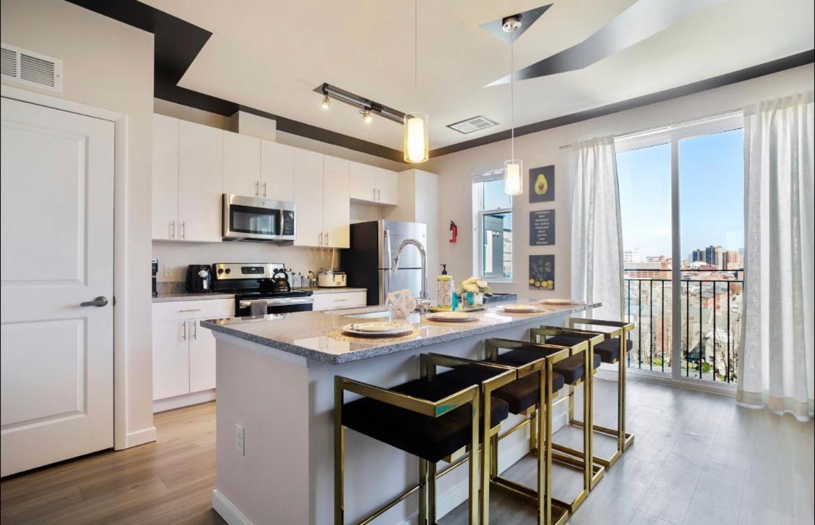 Lux Penthouse Skyline, Views Gym , Free Parking & Wifi