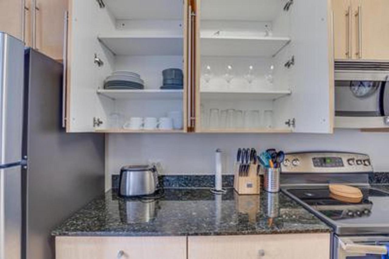Waterfront 2br Furnished Apts Apartment