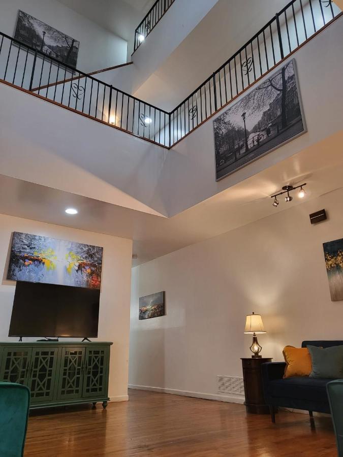 Reservoir Hill Mansion - 4 Bedrooms
