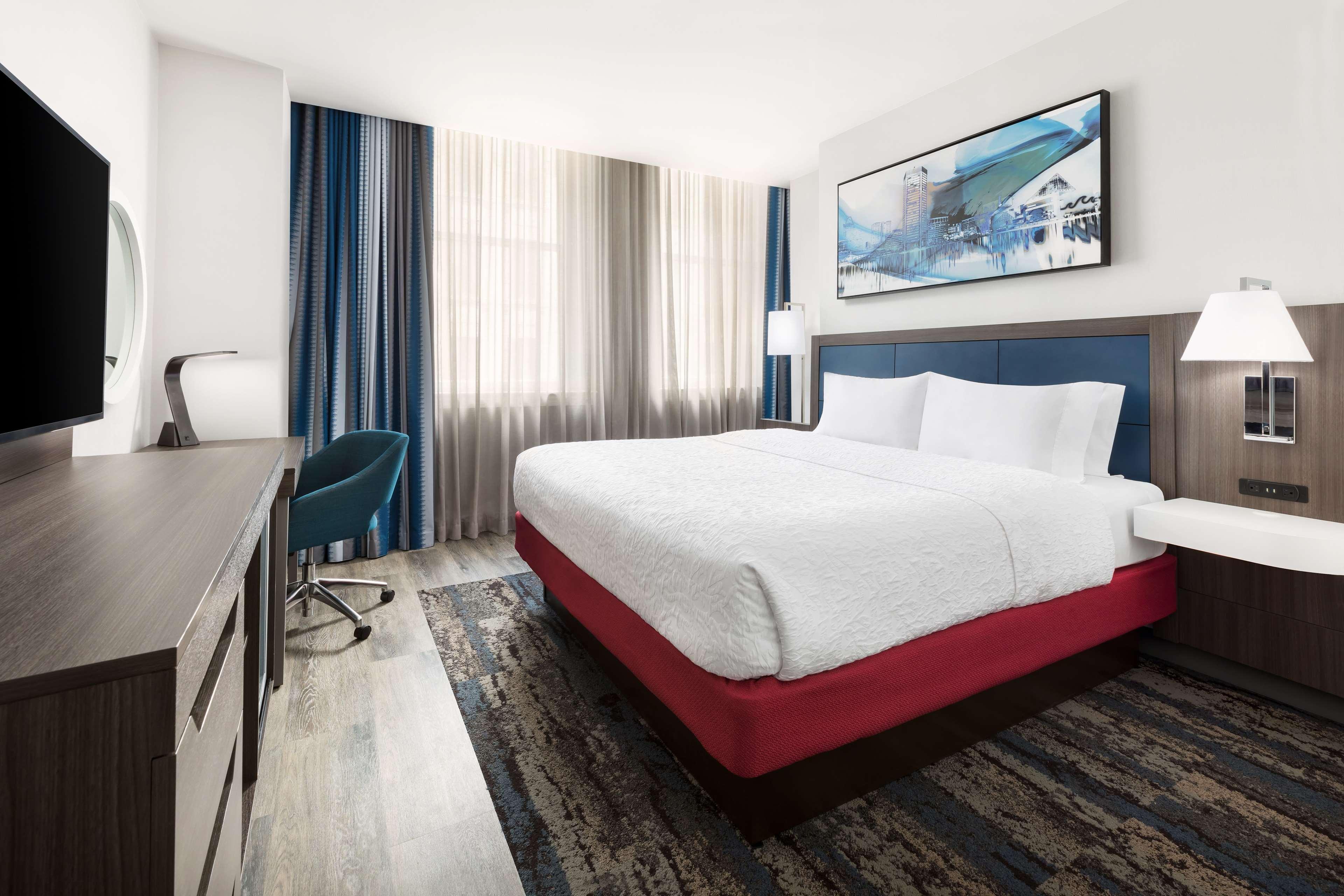 Hampton & Inner Harbor Hotel 3*