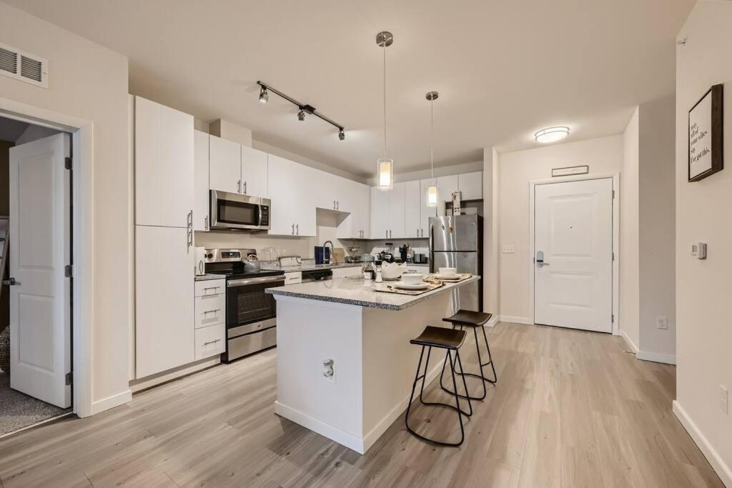 Posh Penthouse : Family: Inner Harbor: Sports Apartment