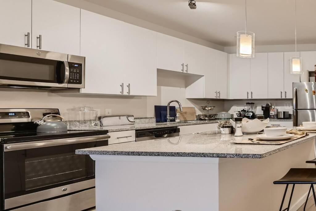 Apartment Posh Penthouse : Family: Inner Harbor: Sports