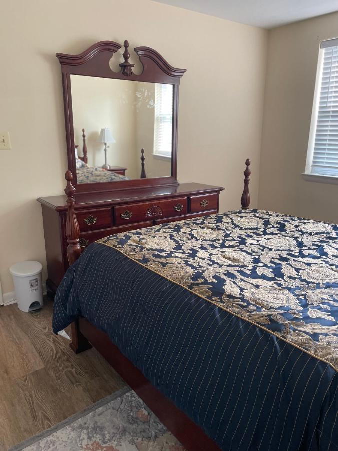 Emerald Elite: Quiet 2-bedroom In Hampden/medfield * Baltimore