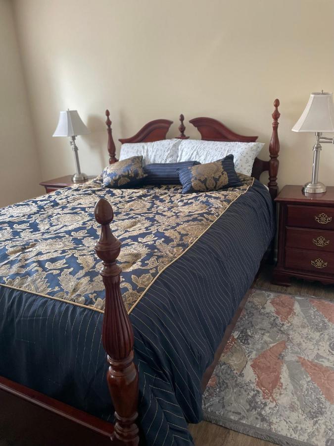 Emerald Elite: Quiet 2-bedroom In Hampden/medfield *