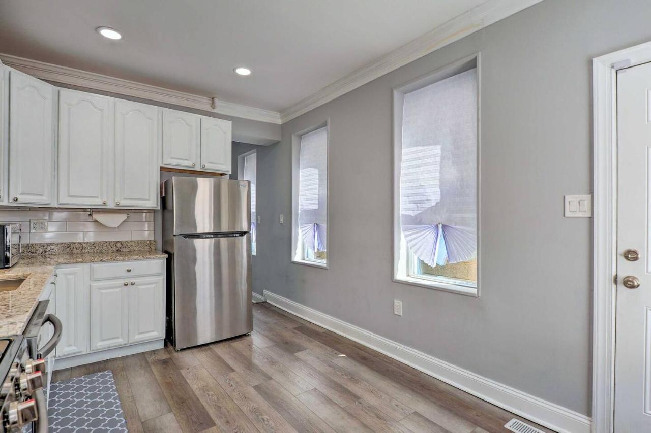 Holiday home Abode, Walk To Cross Street Market! *