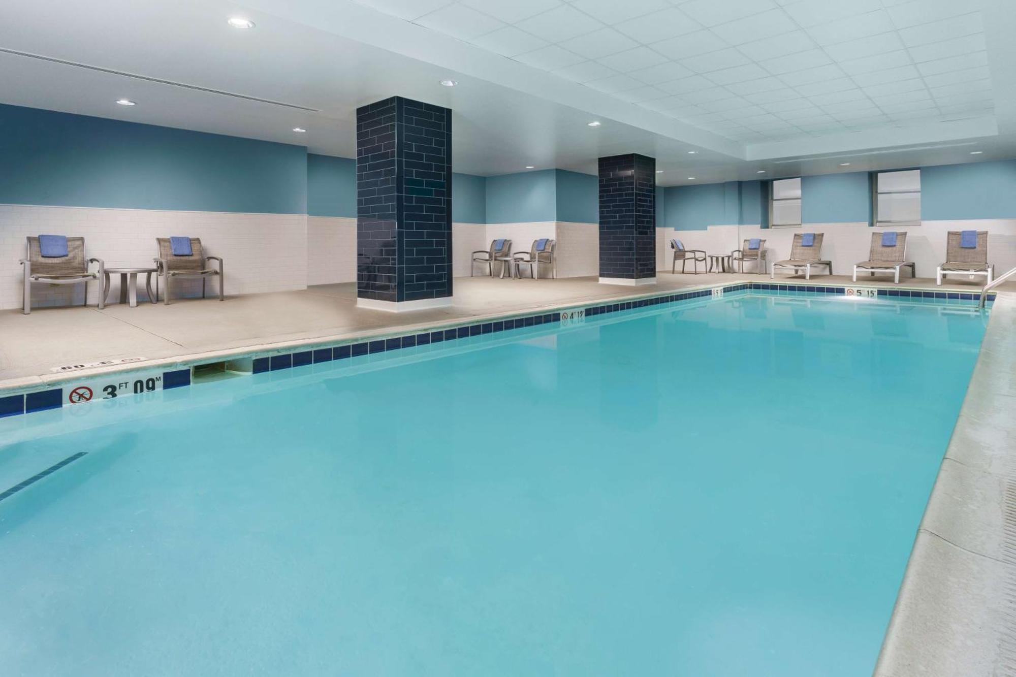 Hampton & Inner Harbor Hotel