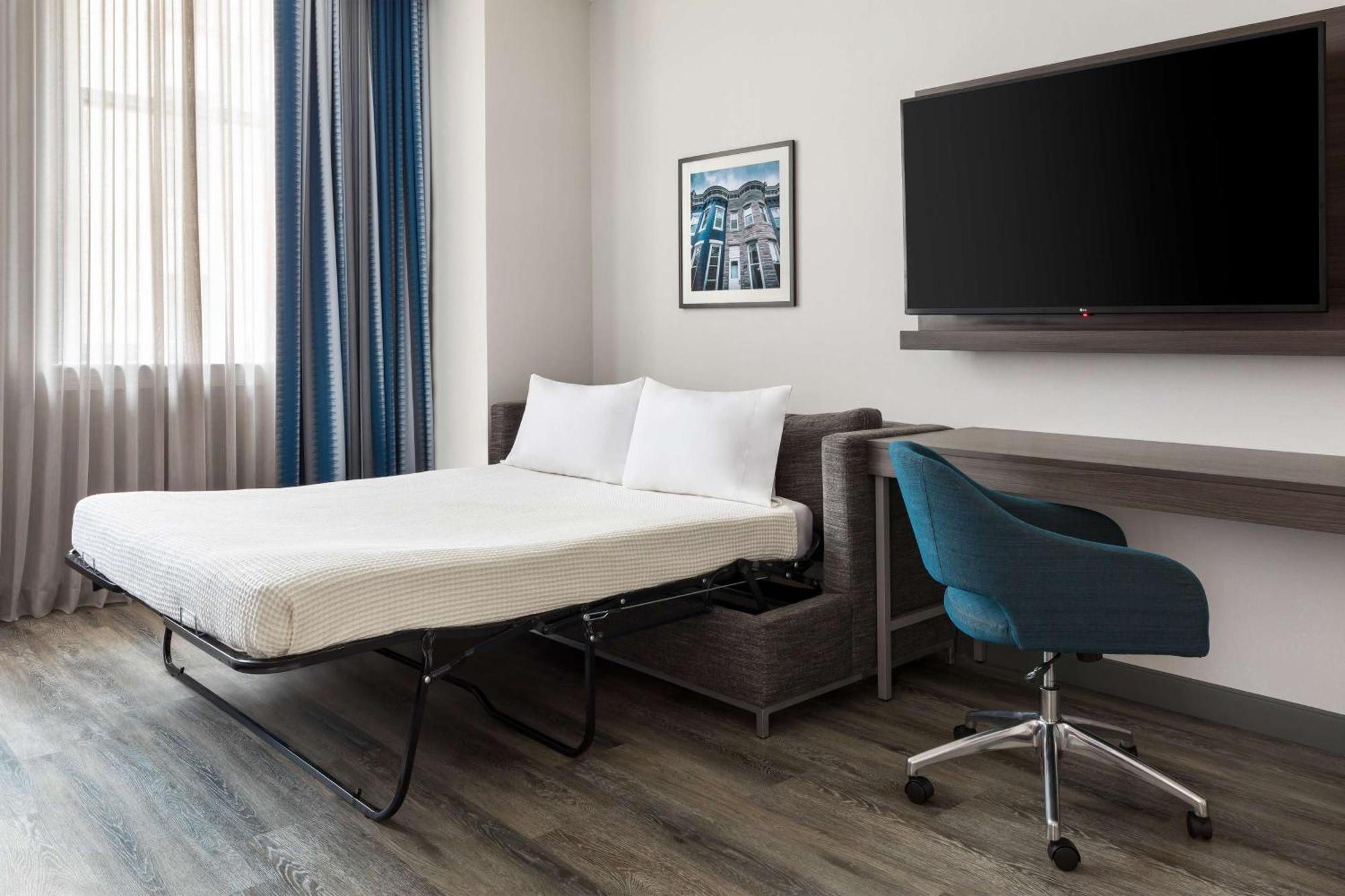 Hotel Hampton & Inner Harbor 3*