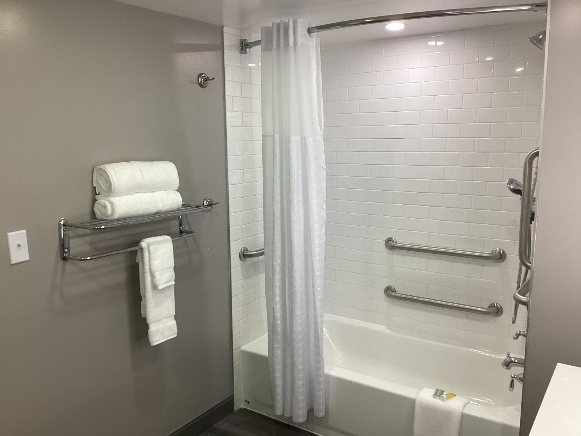 Days-inn By Wyndham Baltimore Northwest 2*