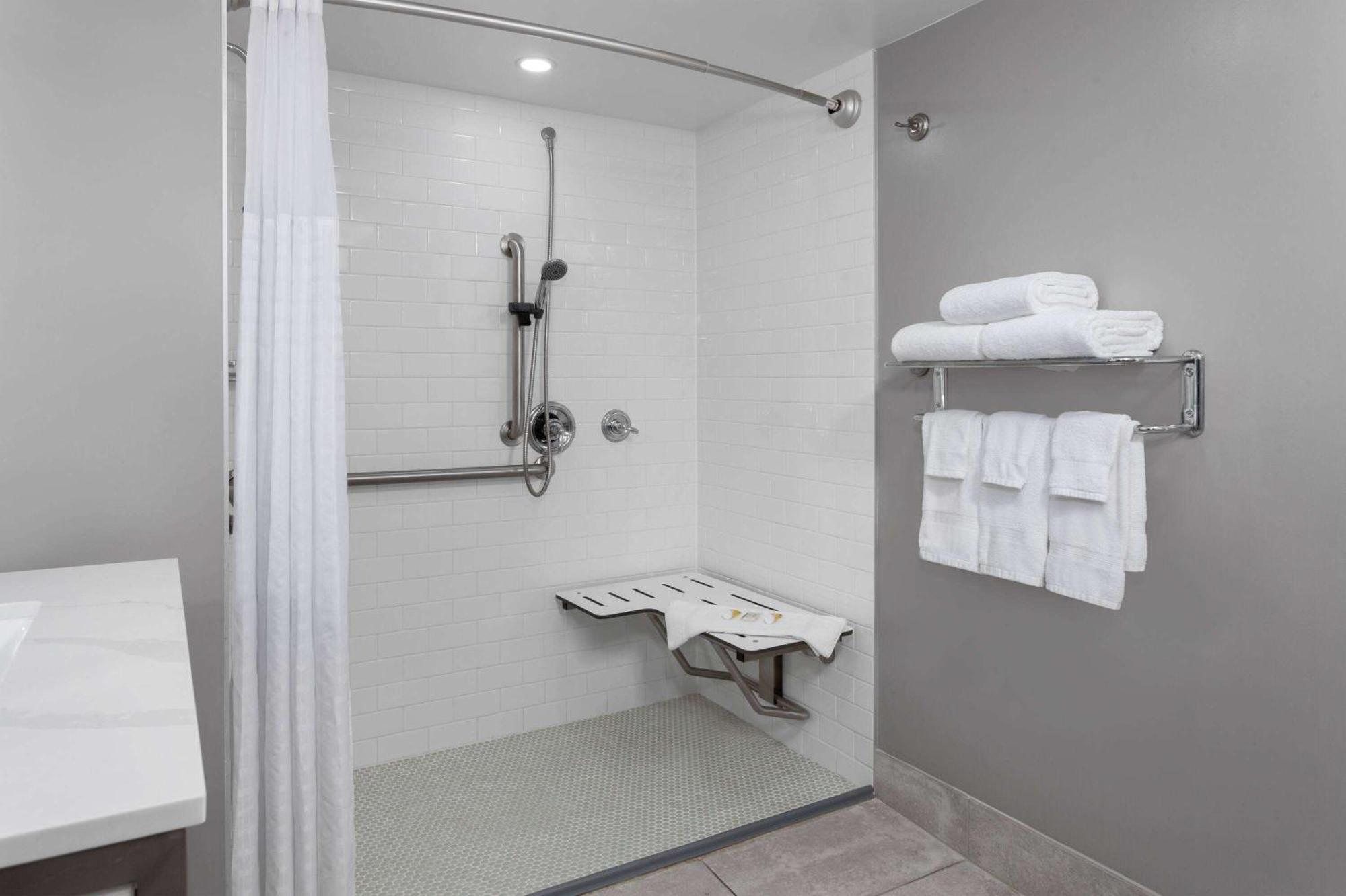 Hotel Days-inn By Wyndham Baltimore Northwest Windsor Mill
