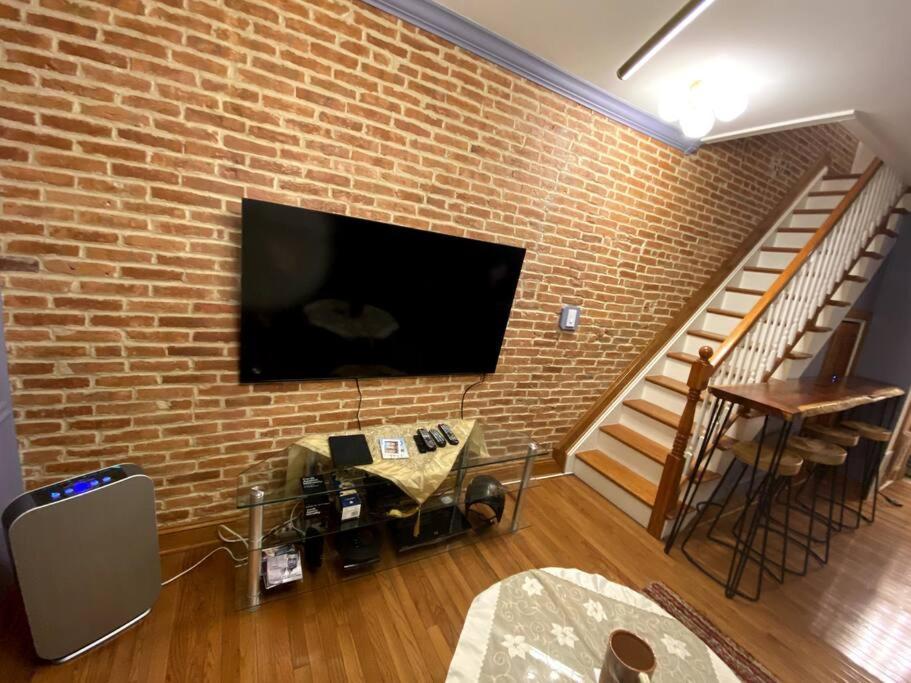 In The Heart Of Historic Fells Point!!! Holiday home *