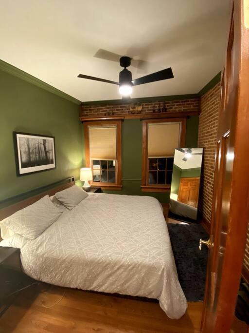 In The Heart Of Historic Fells Point!!! Holiday home Baltimore