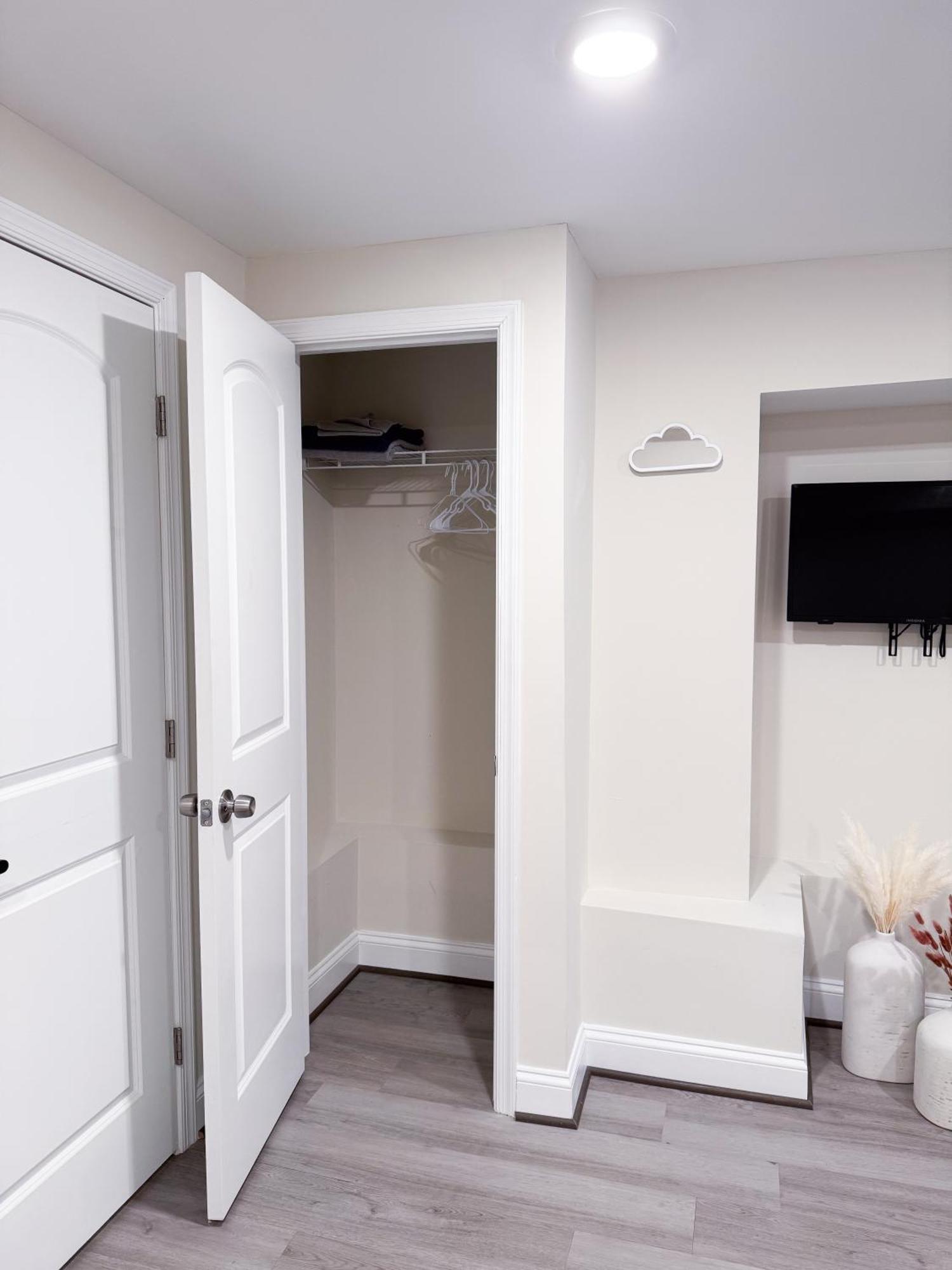 Historic Townhouse - Heart Of Little Italy Guest house