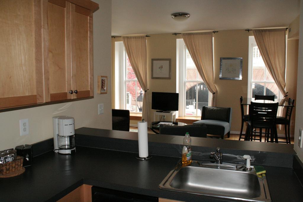 Hotel Celie's Waterfront Baltimore