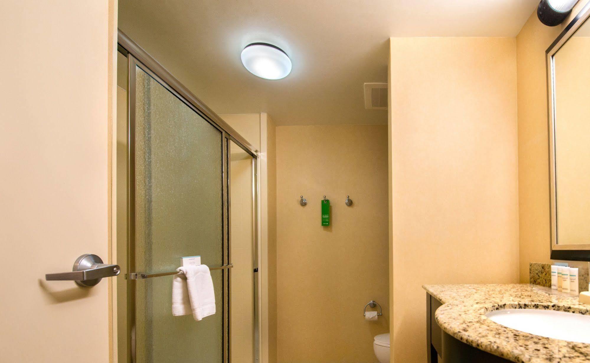 Hotel Hampton & Inner Harbor 3*