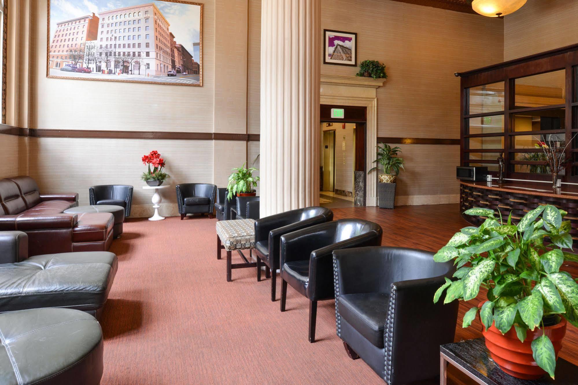 Plaza Hotel 3*