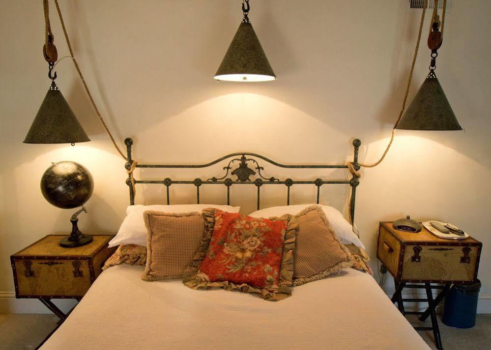 Scarborough Fair Hotel Baltimore