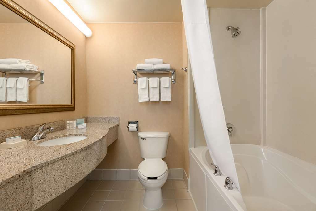 Hampton & Inner Harbor Hotel 3*